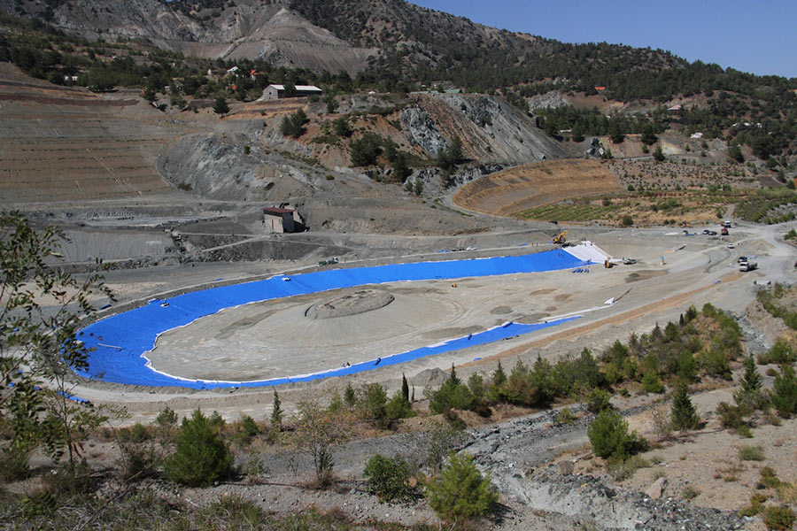 CONSTRUCTION OF THE ARTIFICIAL LAKE IN AMIANTOS MINE- PLACEMENT OF GEOTEXTILE